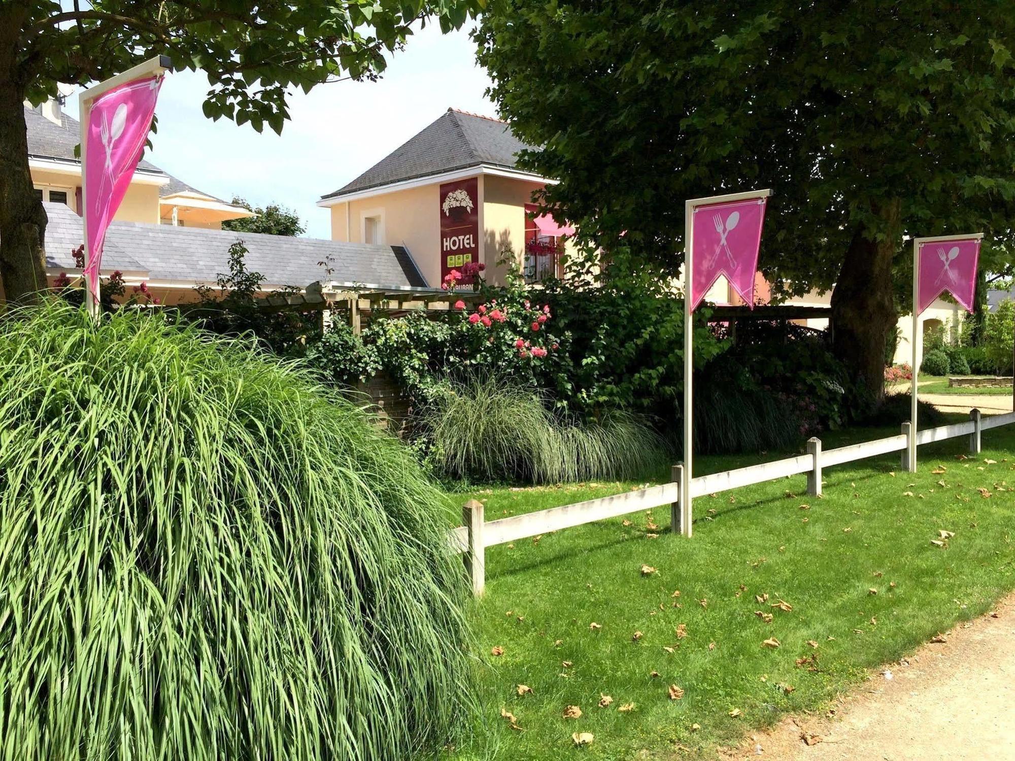 Logis Auberge Bienvenue Doué-la-Fontaine Esterno foto